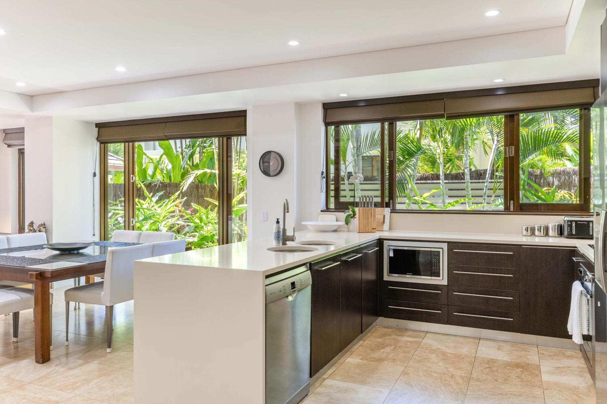 Seascape Holidays At Seascape Temple Port Douglas Exterior photo